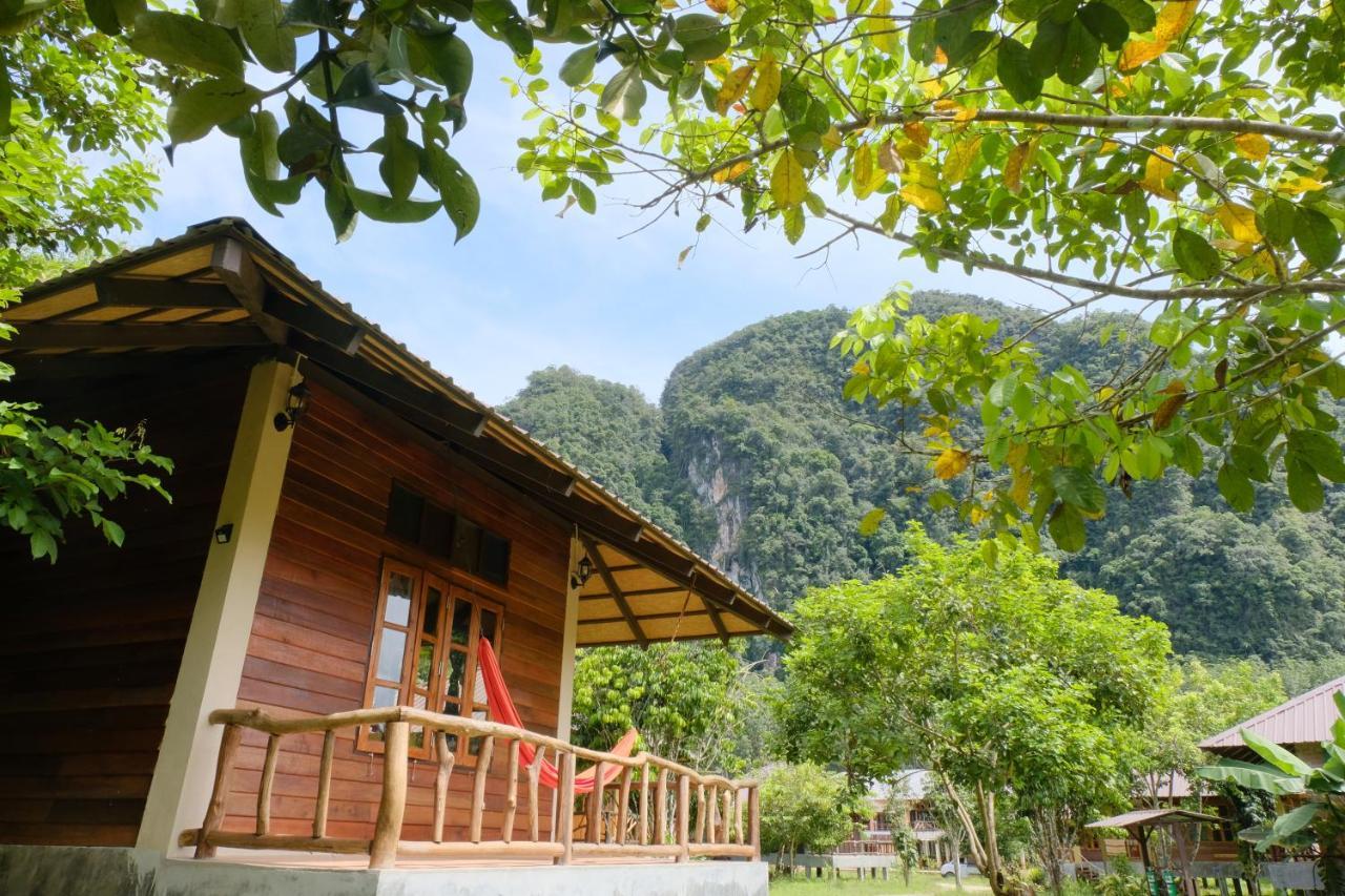 Monkey Mansion - Jungalows & Tours Khao Sok National Park Экстерьер фото