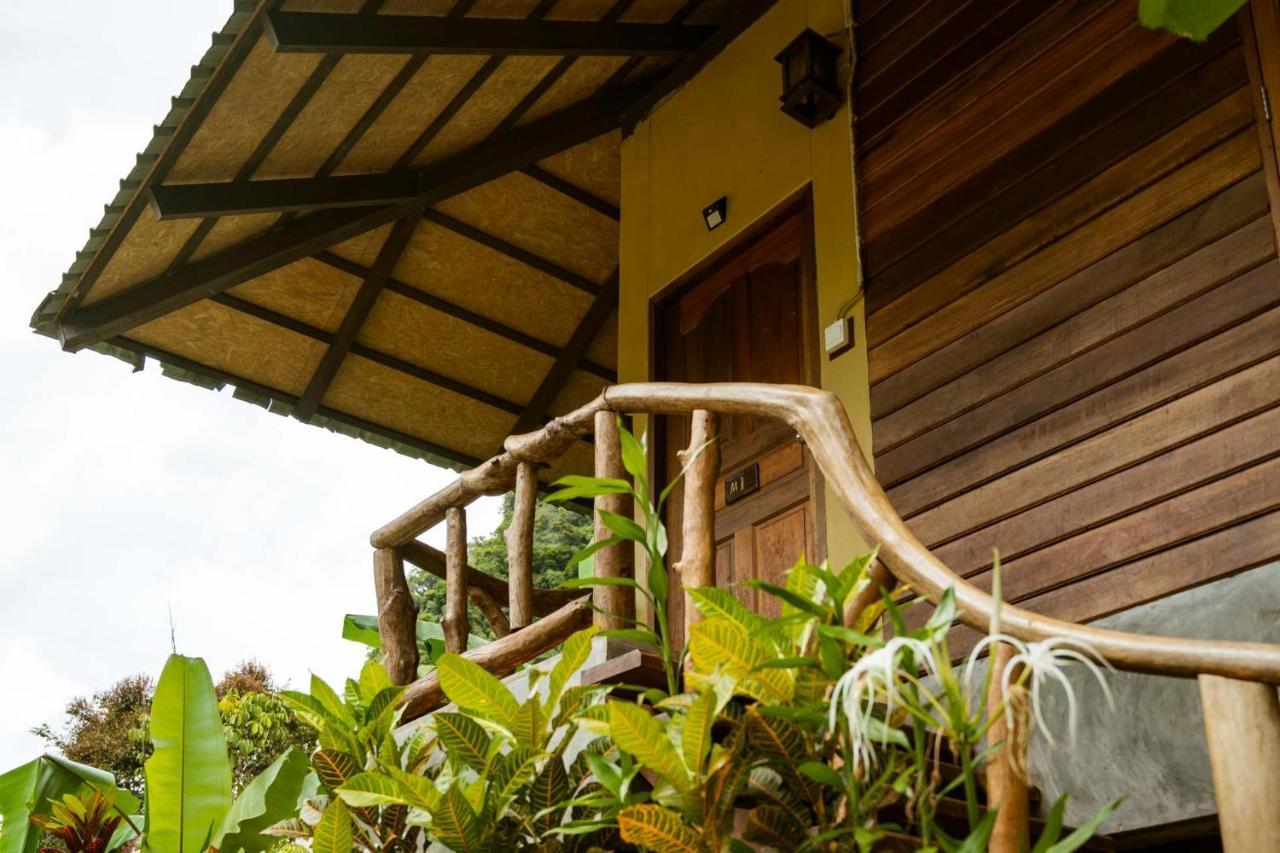 Monkey Mansion - Jungalows & Tours Khao Sok National Park Экстерьер фото
